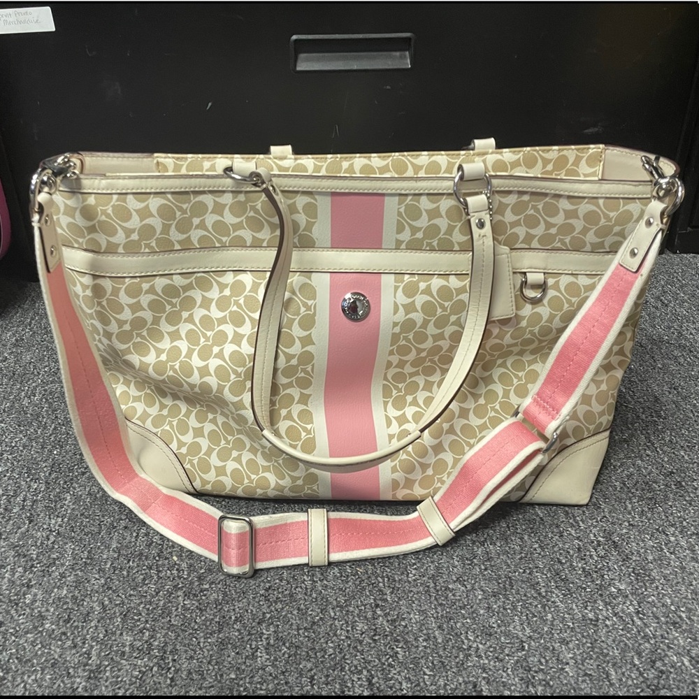 Coach Diaper Bag BARLEY USED ✨
